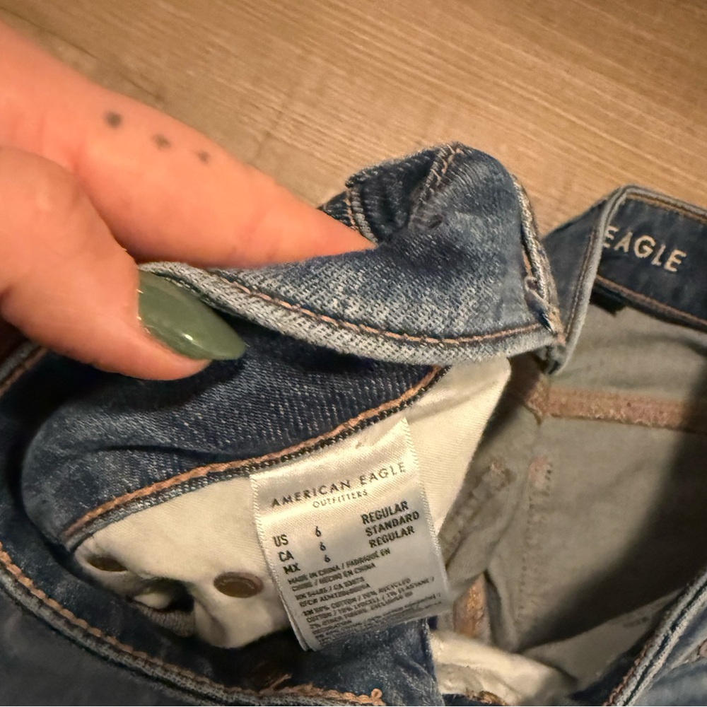 American Eagle Outfitters Super High-Rise Baggy Wide Leg Ripped Blue Jeans - Picture 4 of 7